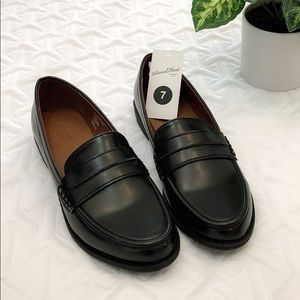 Universal Thread Black Loafers